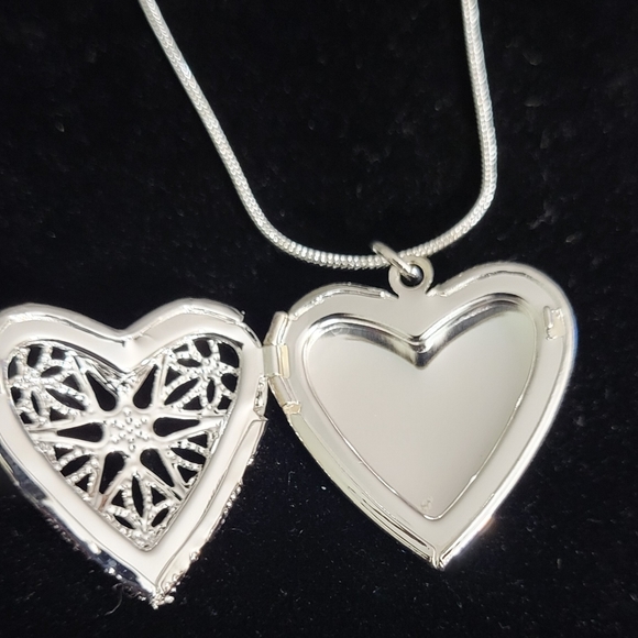 NWOT 2 Snake Sterling Silver Chains and Heart Locket Neclace - Picture 3 of 11
